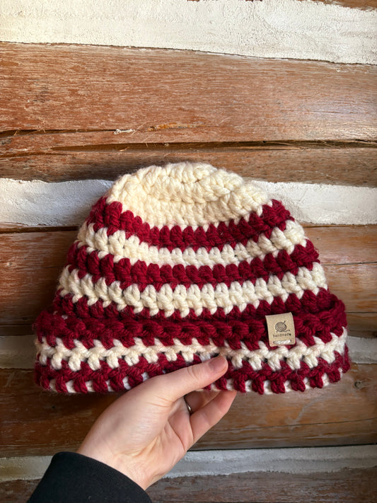 Bonnet rayé rouge et crème