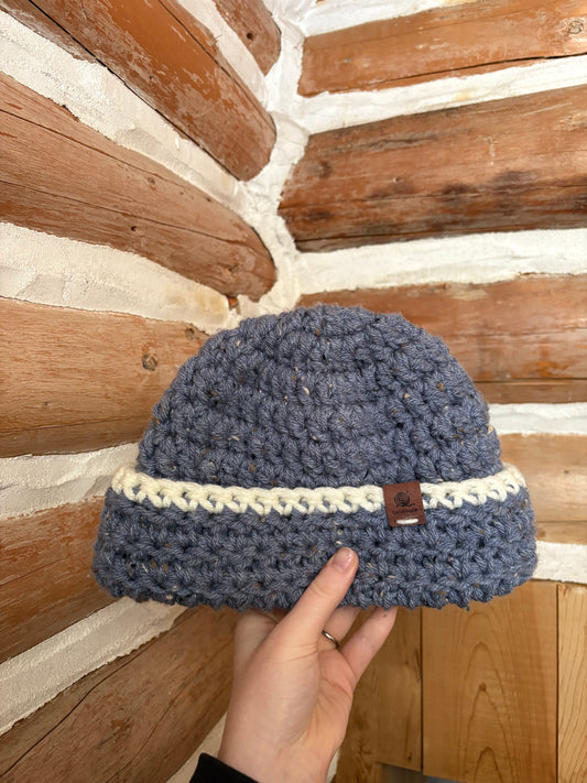 Bonnet bleu moucheté