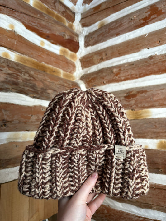 Tuque brune et beige